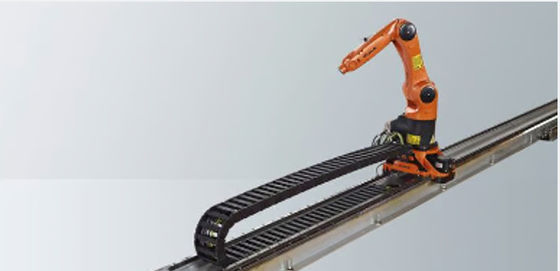 KUKA γραμμική διαφάνεια KL 100 το ρομπότ τρέχει σε ένα επιπλέον άξονα